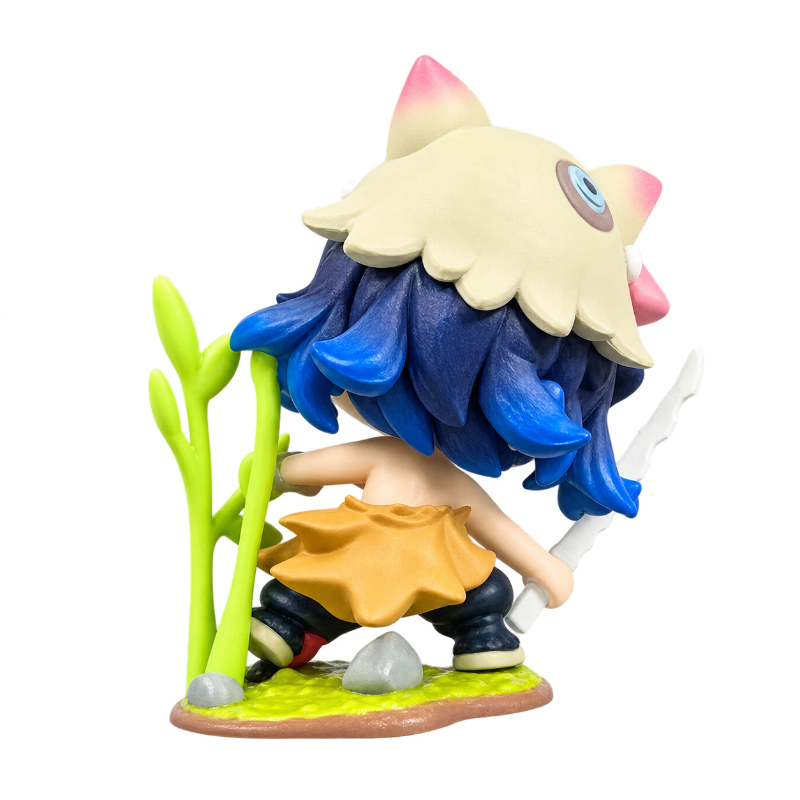 Figurine Inosuke Hashibira Kawaii de Demon Slayer en détail