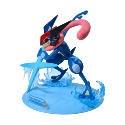 Figurine décorative Amphinobi avec ses yeux expressifs et son allure de ninja mystérieux.