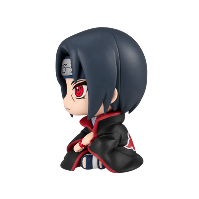 Figura coleccionable de Itachi Uchiha con un adorable diseño kawaii.