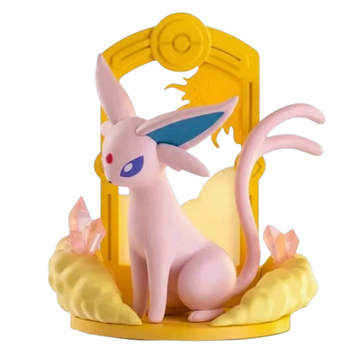Figurine Mentali Pokémon avec ses yeux violets et sa gemme rouge sur le front.