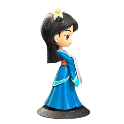 Figurine de Mulan représentant l’héroïne emblématique de Disney.