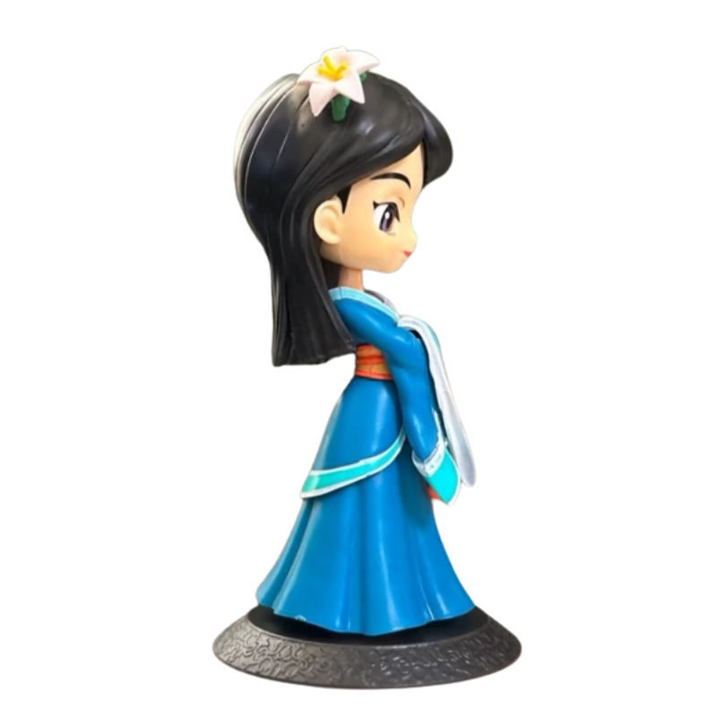 Figurine de Mulan représentant l’héroïne emblématique de Disney.
