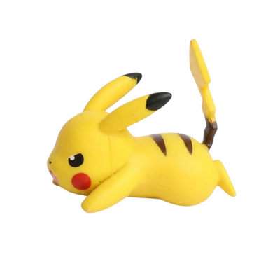 Figurine Pikachu jaune inspirée du personnage emblématique de l’univers Pokémon.