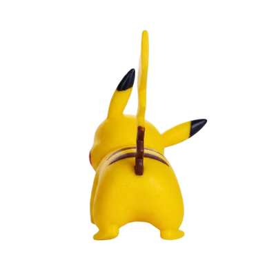 Figurine Pikachu Pokémon avec ses grandes oreilles pointues et son sourire adorable.