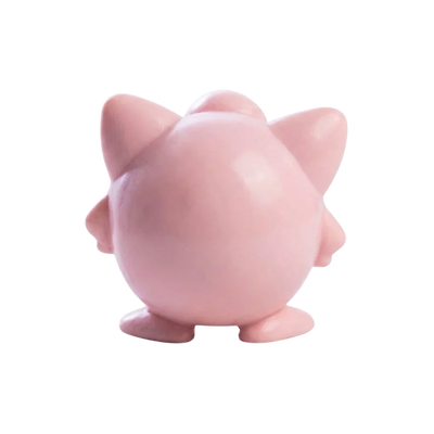 Figurine de collection Rondoudou Pokémon avec des détails soignés et des couleurs douces.
