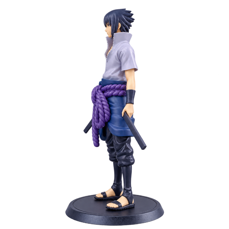 Figura de Sasuke Uchiha, el famoso personaje de Naruto.