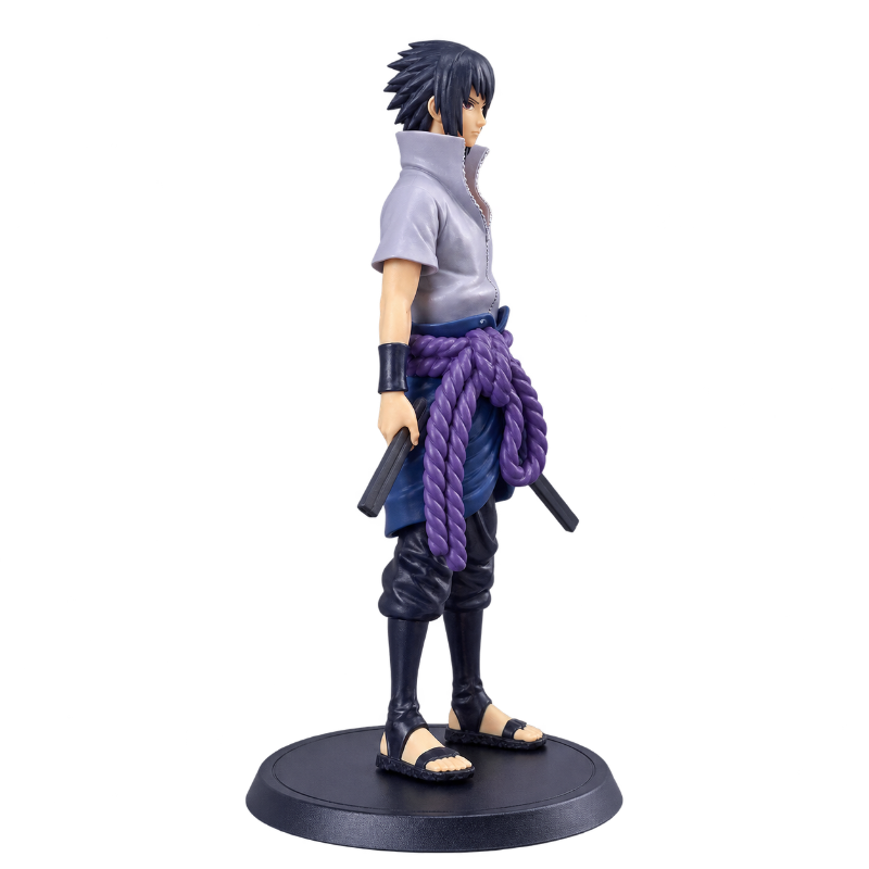 Figura de Naruto que representa a Sasuke Uchiha en una pose emblemática.