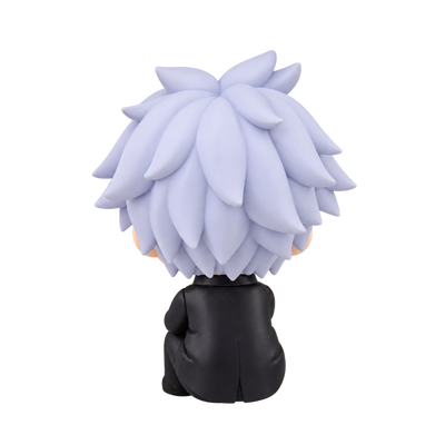 Figura coleccionable de Satoru Gojo de estilo chibi inspirada en el manga japonés.